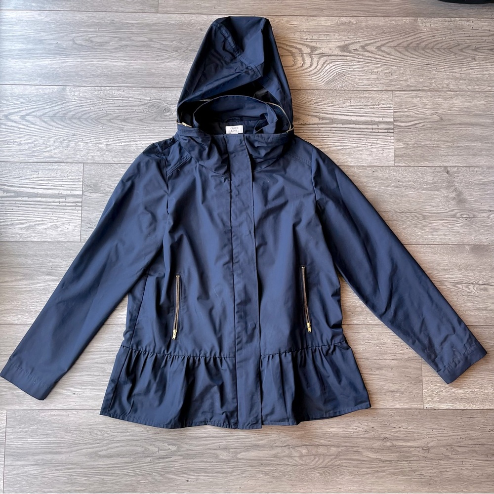 Crown & Ivy Women’s Peplum Rain Coat Navy Blue Gold Medium Lightweight Fitted